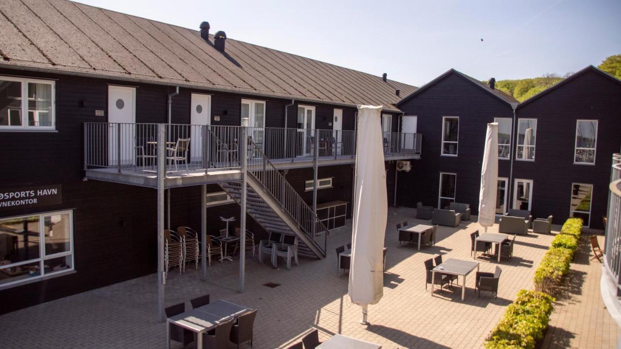 Strandtangen 3*