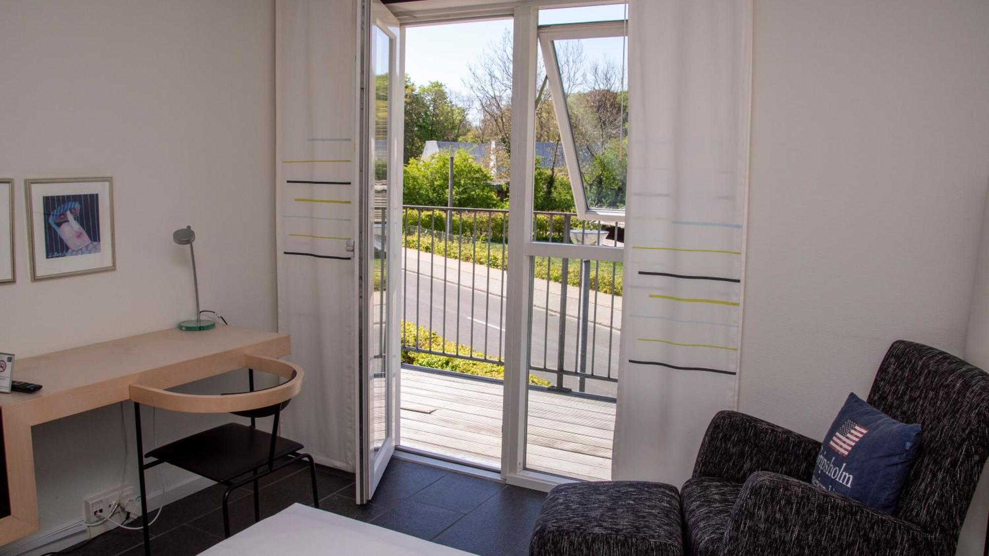 Strandtangen 3*